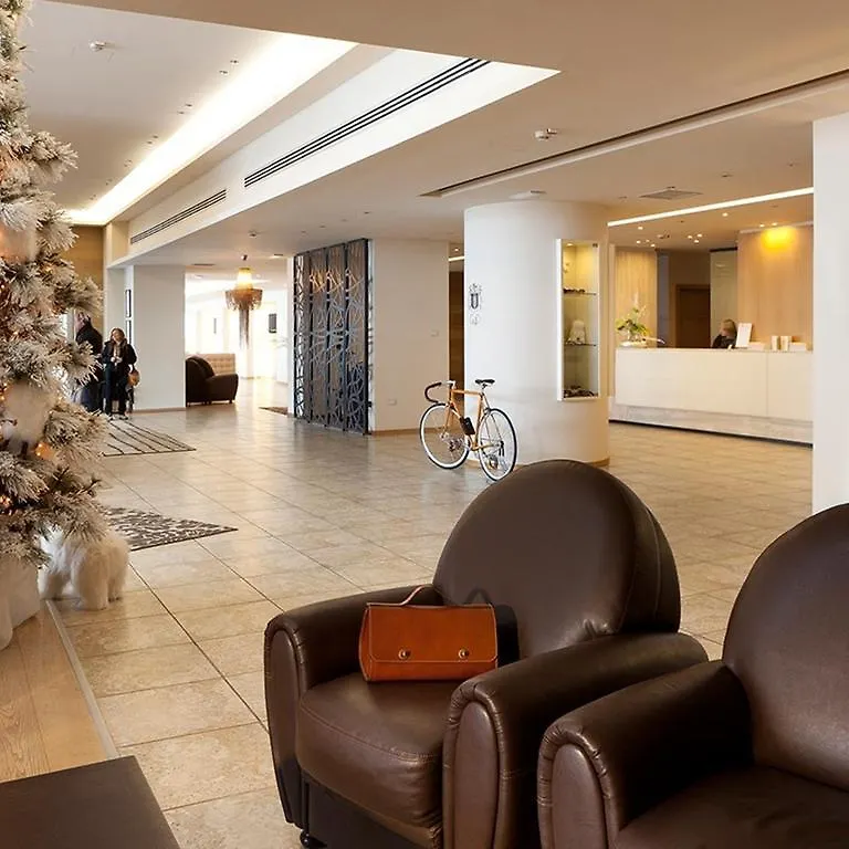 Grand Hotel Paradiso Passo del Tonale 5*,